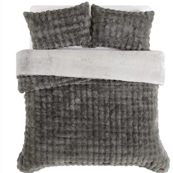 QUEEN FRYE Classic 3-piece Faux Fur Luxury Comforter Set - Picture 6 of 7